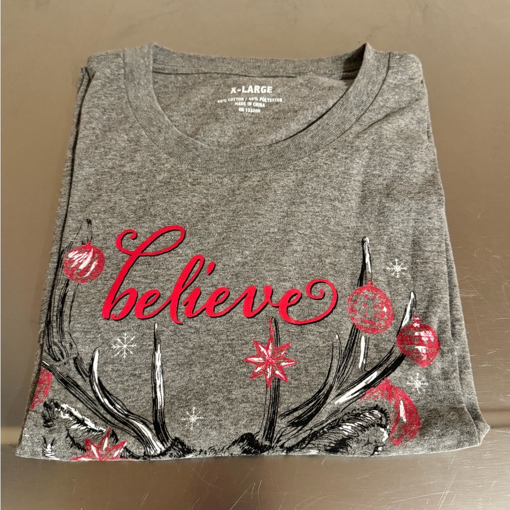 Gray 'Believe' Reindeer Graphic T-Shirt